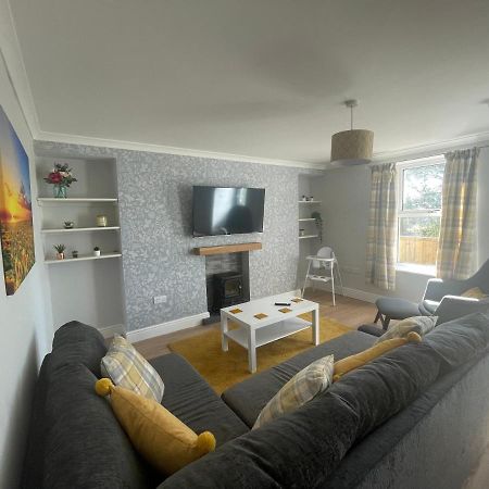 Immaculate One Bedroom Home With Private Parking Swansea Kültér fotó