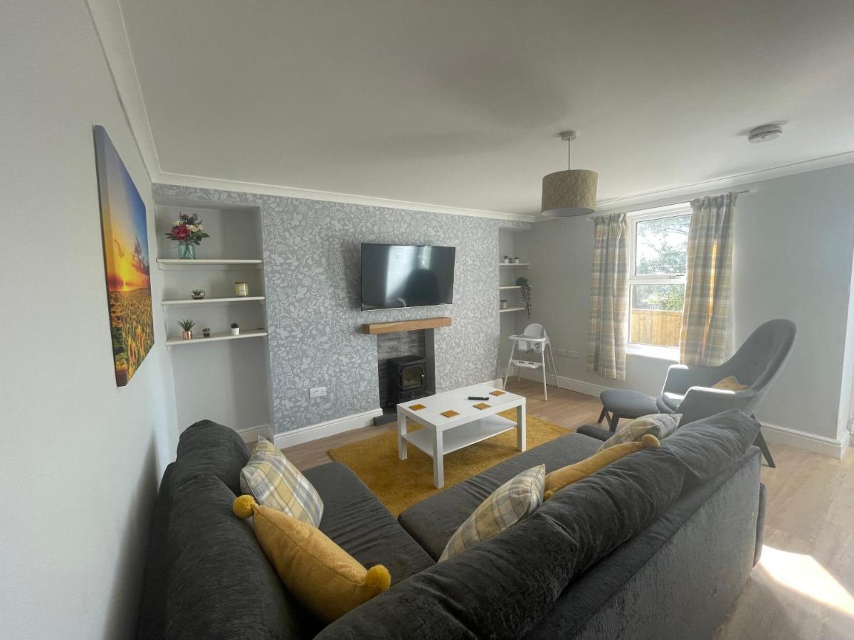 Immaculate One Bedroom Home With Private Parking Swansea Kültér fotó