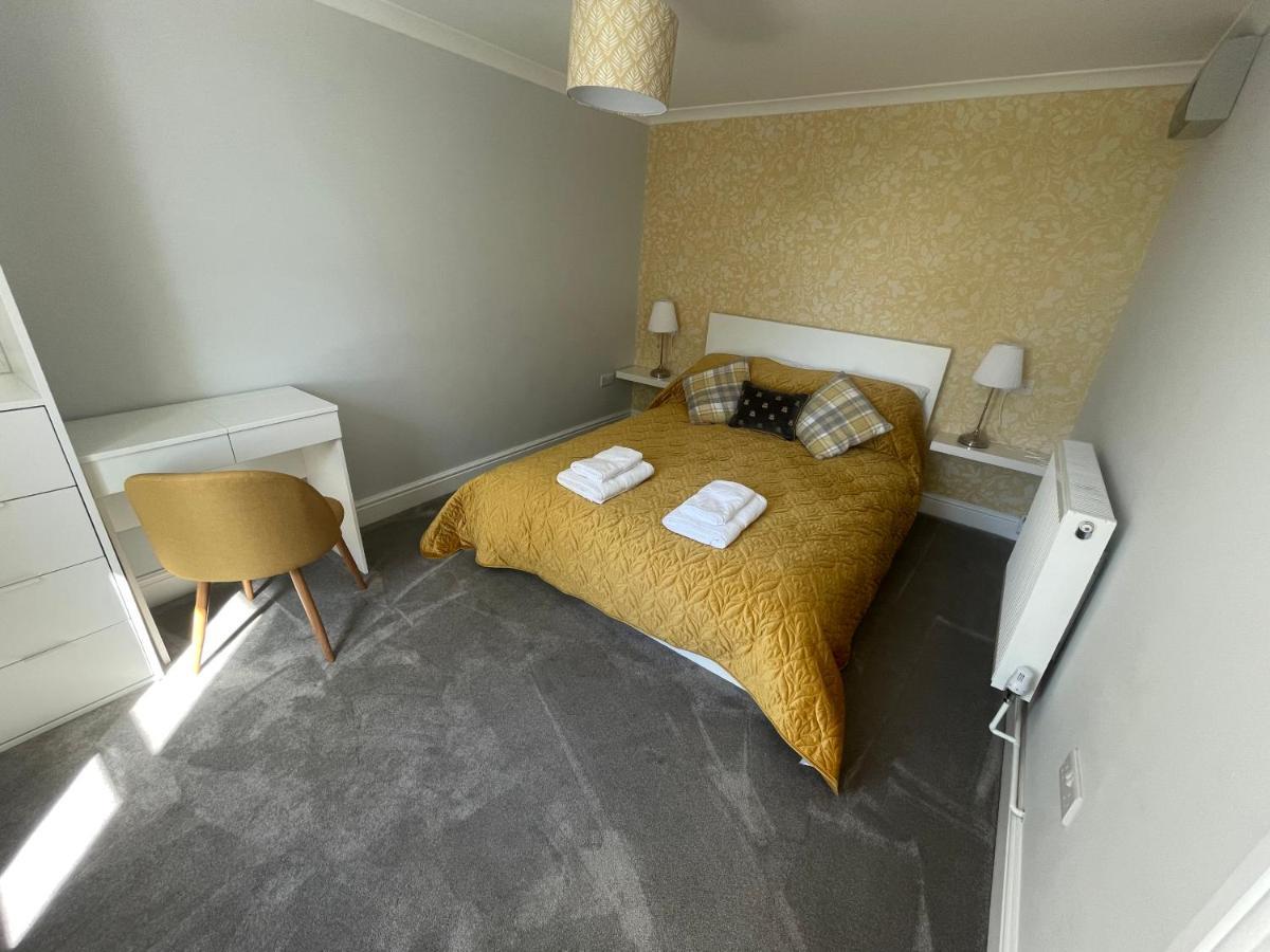 Immaculate One Bedroom Home With Private Parking Swansea Kültér fotó