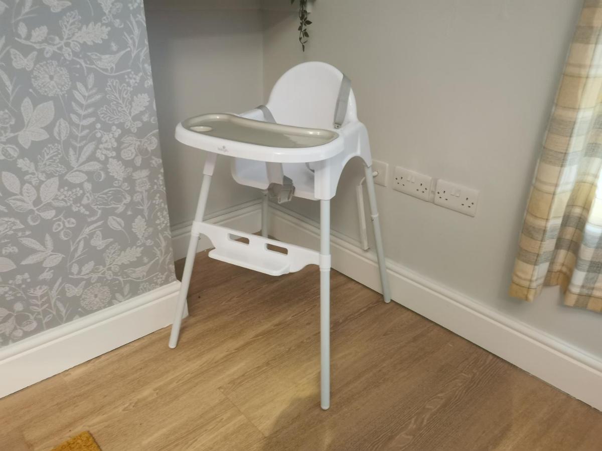 Immaculate One Bedroom Home With Private Parking Swansea Kültér fotó